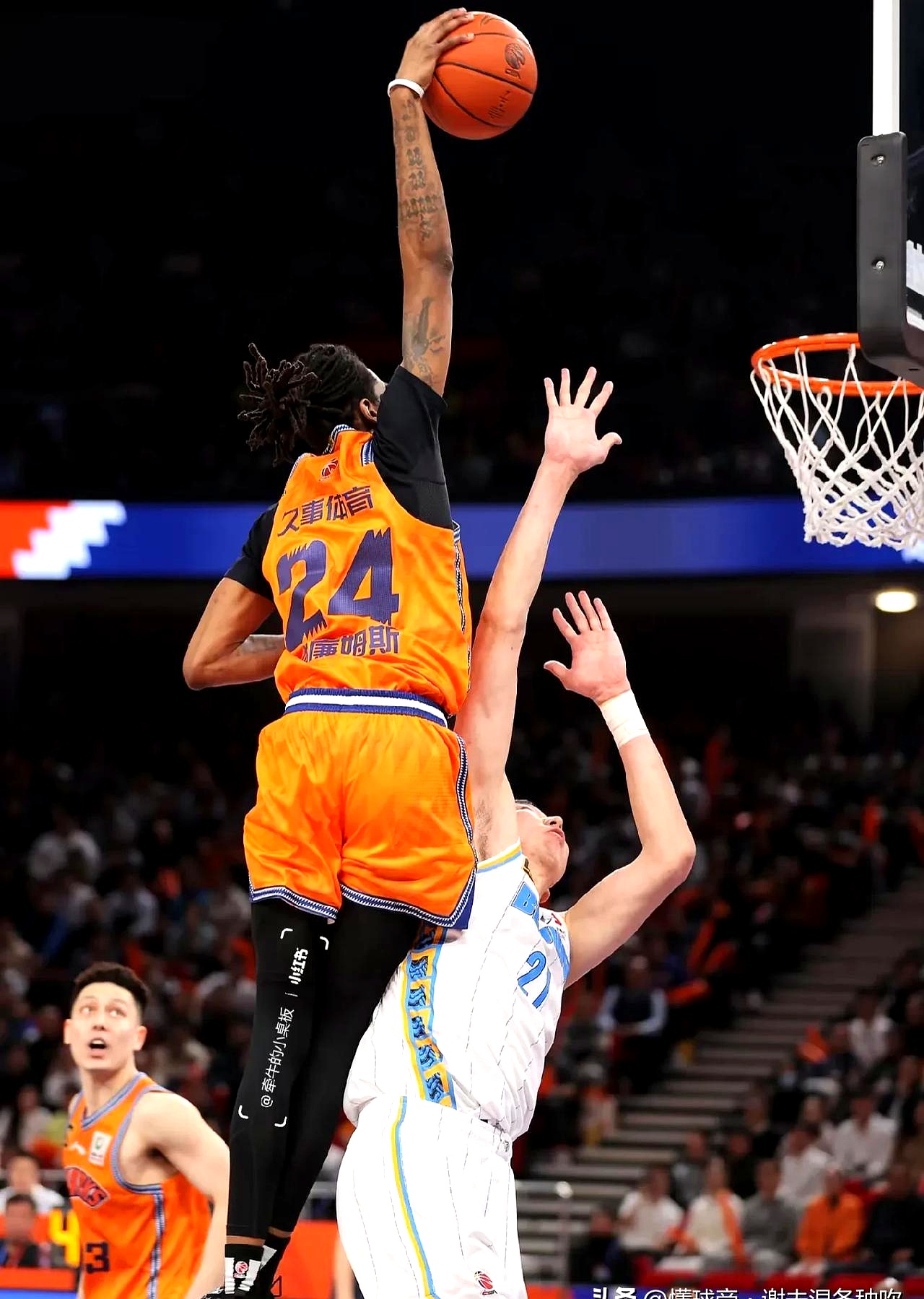 开元体育-清晨洛杉矶快船备战亚冠，远射贴柱细节曝光，引发热议，赛季目标并未改变(快船欲继续补强)