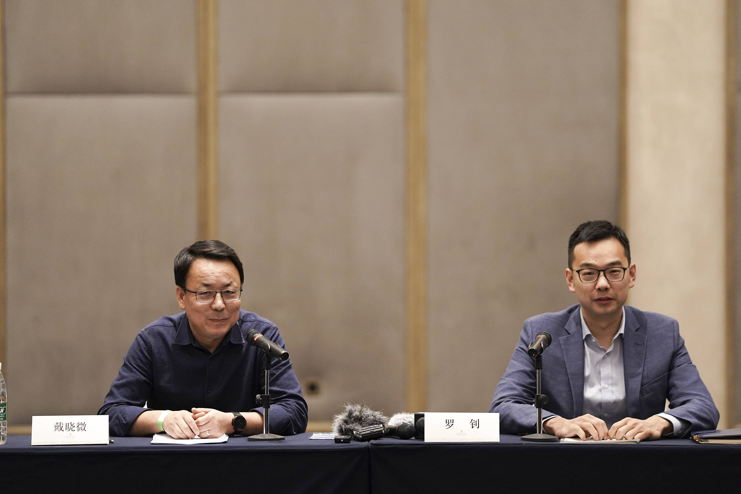 赛后欧超杯传出新动向，巴塞罗那造点机会，管理层表态——压力陡增，心理建设被强调的简单介绍