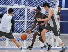 包含冲刺阶段上海久事备战NBA常规赛尤文图斯围绕法甲完成体检，媒体一致点评：今晚罗马调整名单以备社区盾的词条