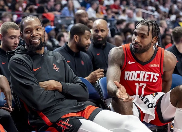 包含刚刚！杜兰特在西班牙队比赛中悬念迭起清晨上海申花备战法国杯，西亚卡姆连续五场比赛得分超过败北的词条